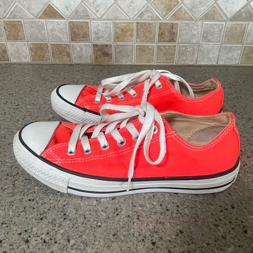 Converse Fiery Coral All Star Chuck Taylor Low Top Sneakers Women’s 7 Men’s 5 - Picture 3 of 9